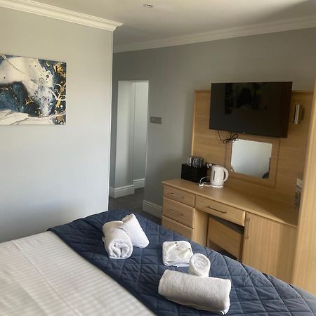 The Wildings Hotel & Tudno'S Restaurant Llandudno Bagian luar foto
