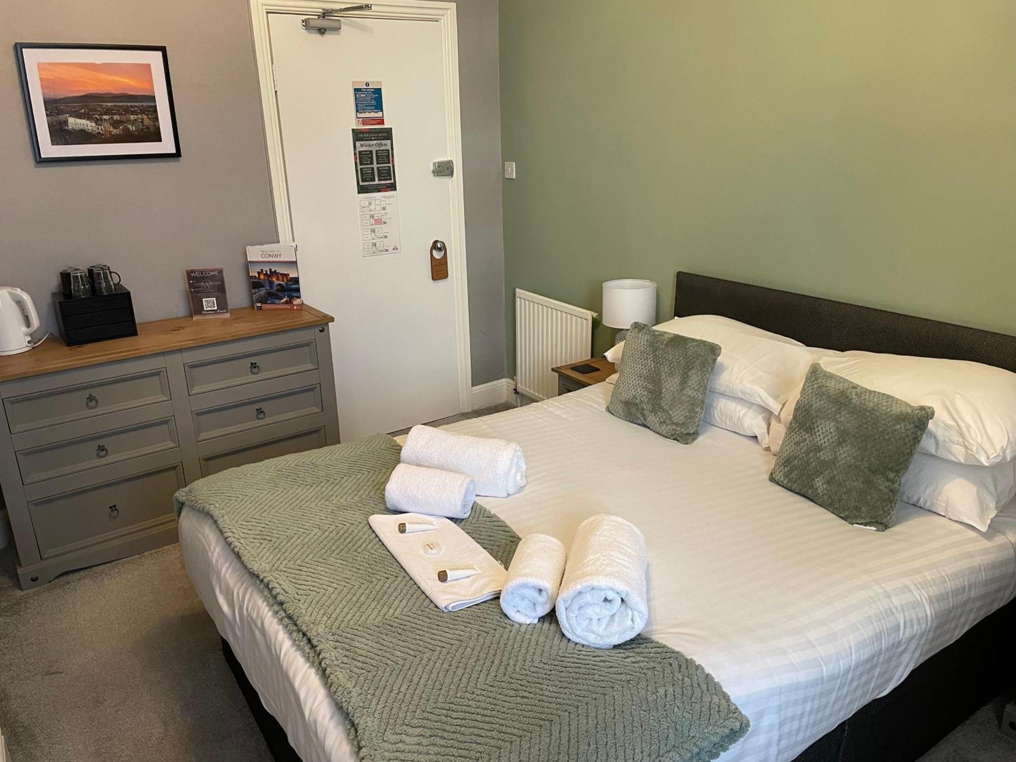 The Wildings Hotel & Tudno'S Restaurant Llandudno Bagian luar foto