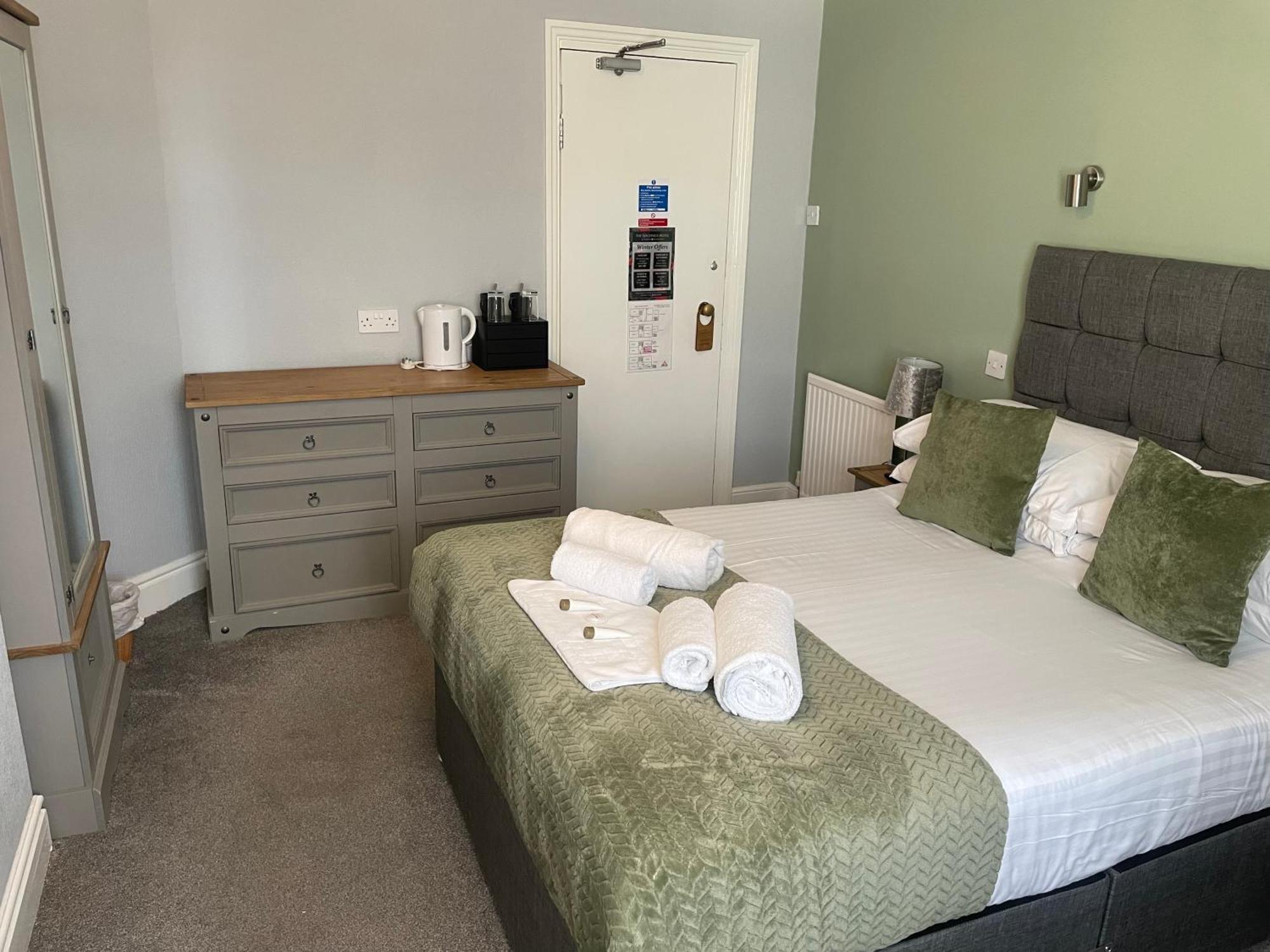 The Wildings Hotel & Tudno'S Restaurant Llandudno Bagian luar foto
