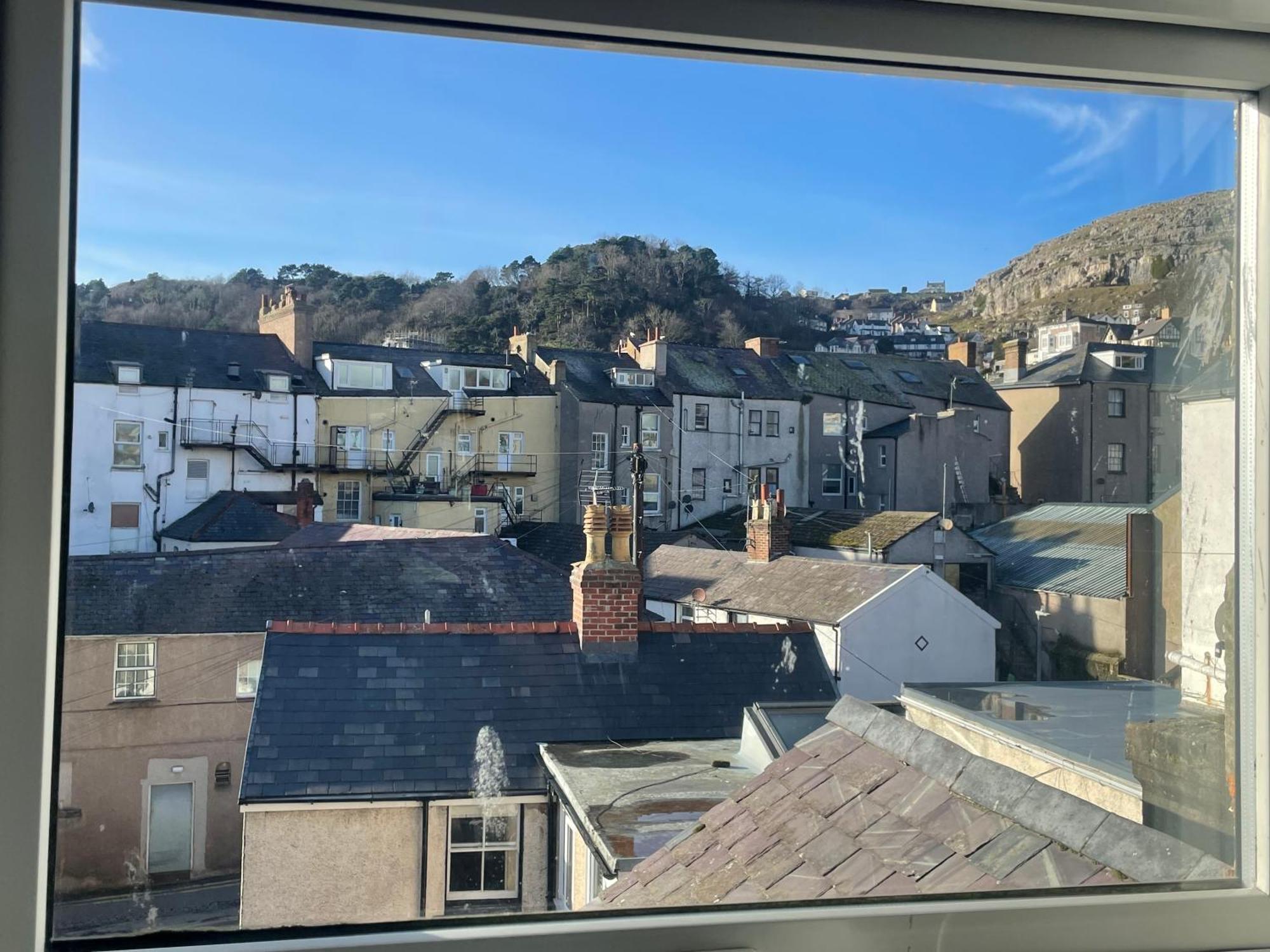 The Wildings Hotel & Tudno'S Restaurant Llandudno Bagian luar foto