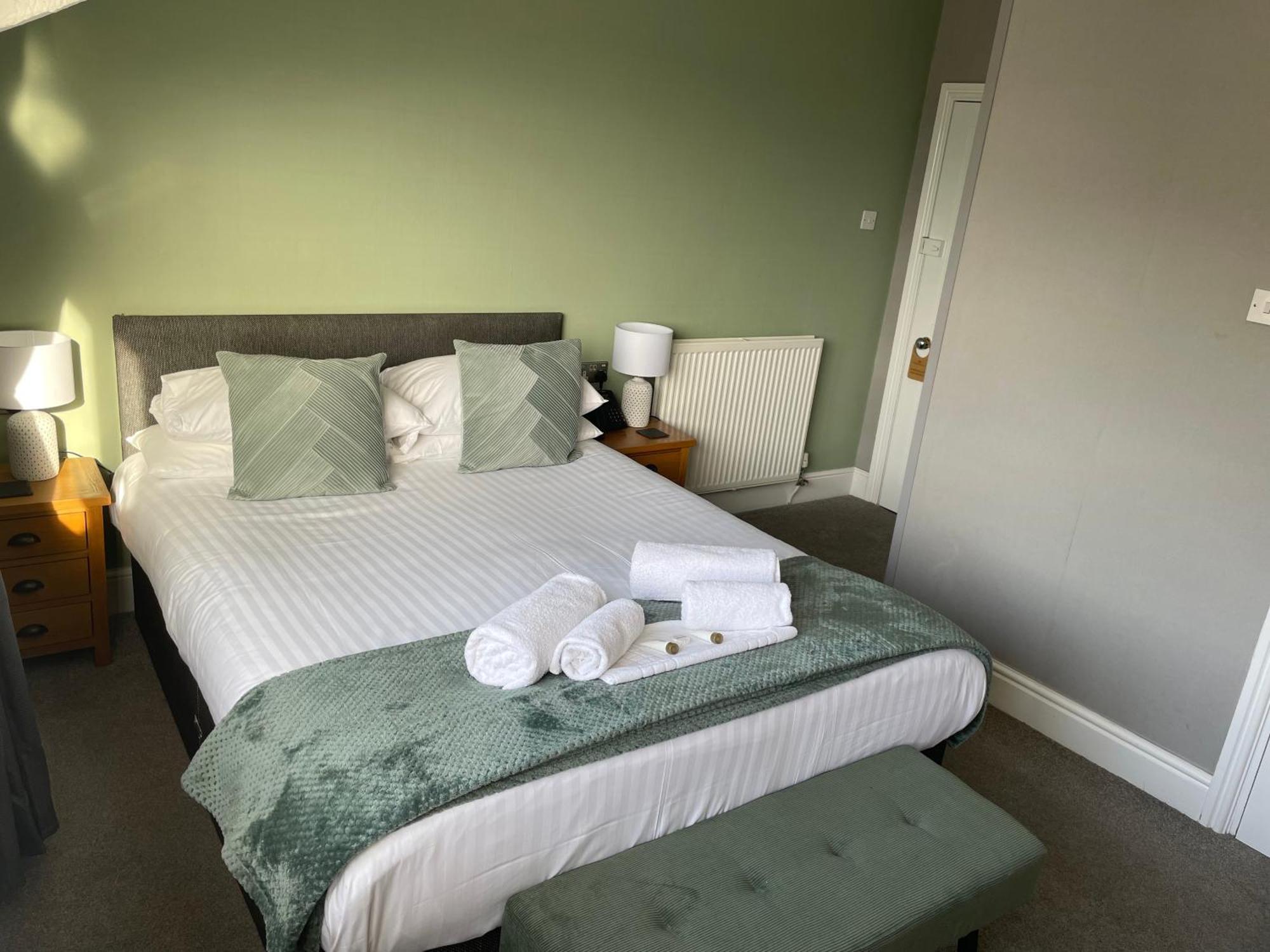 The Wildings Hotel & Tudno'S Restaurant Llandudno Bagian luar foto