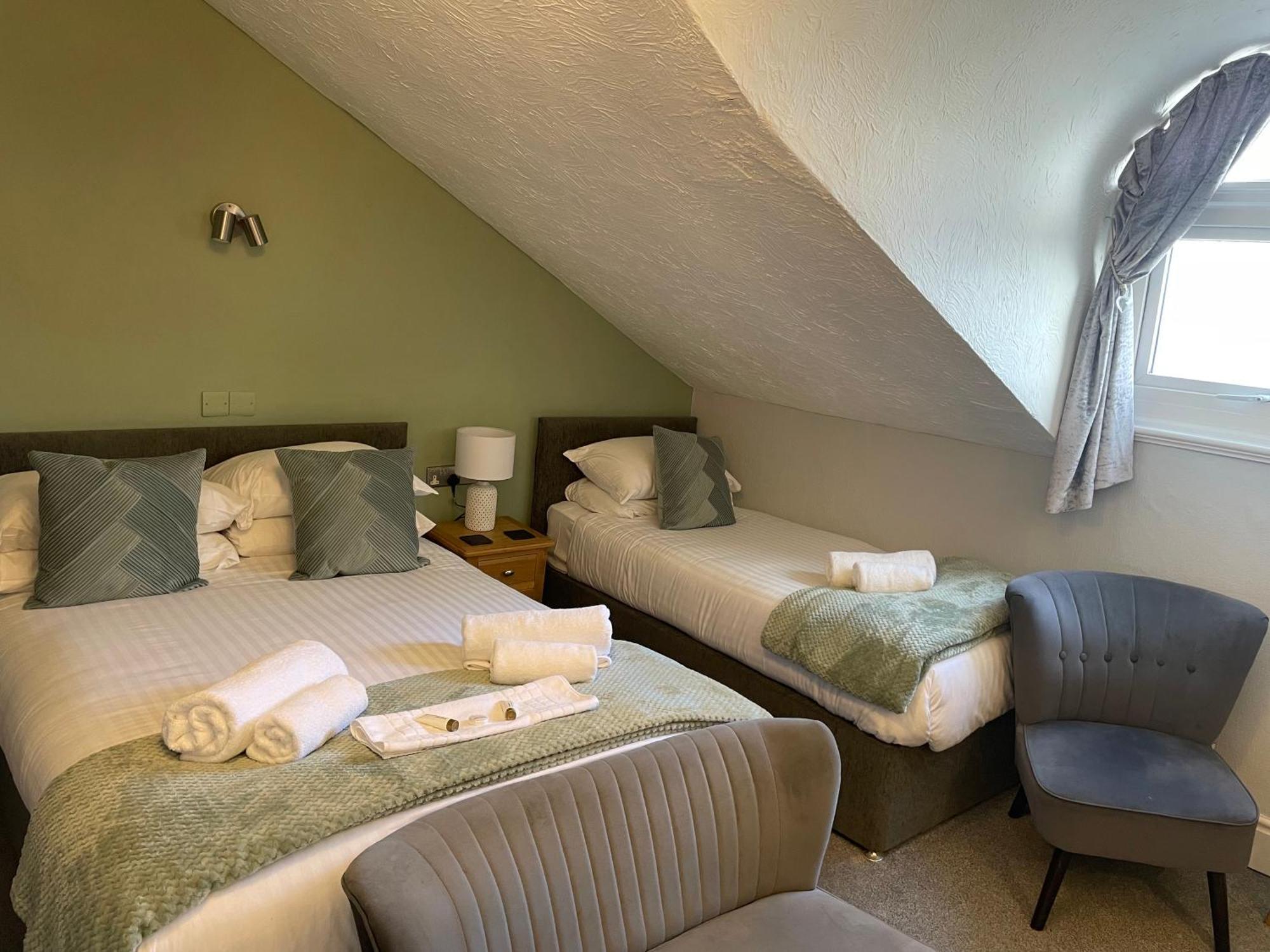 The Wildings Hotel & Tudno'S Restaurant Llandudno Bagian luar foto