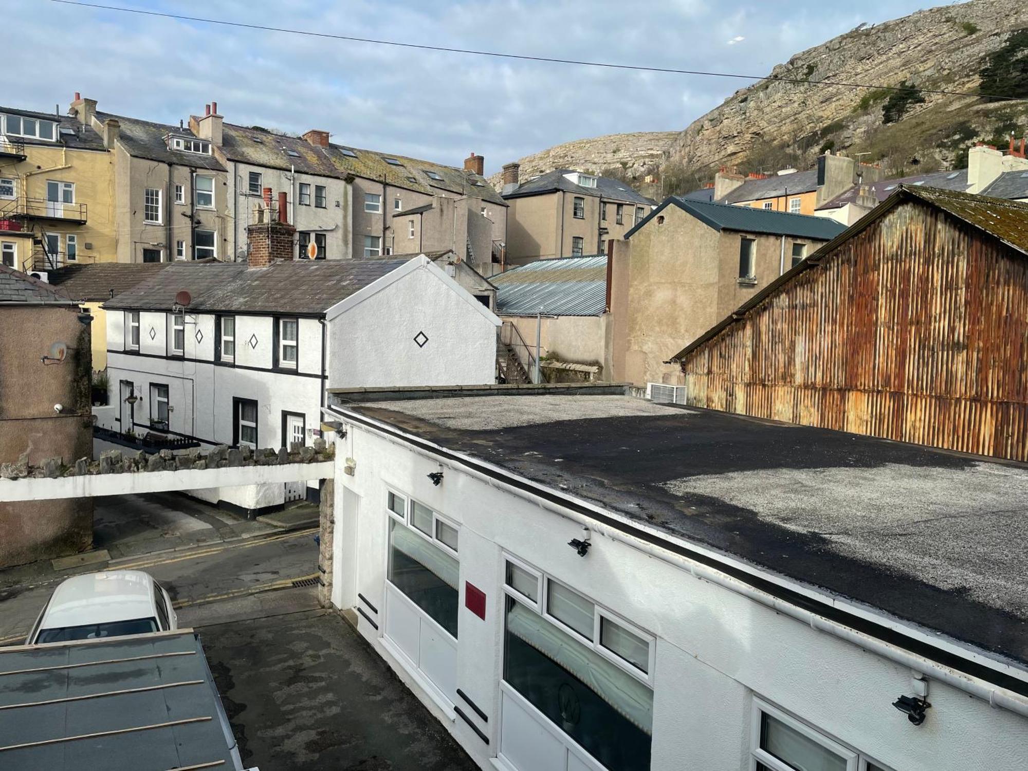 The Wildings Hotel & Tudno'S Restaurant Llandudno Bagian luar foto