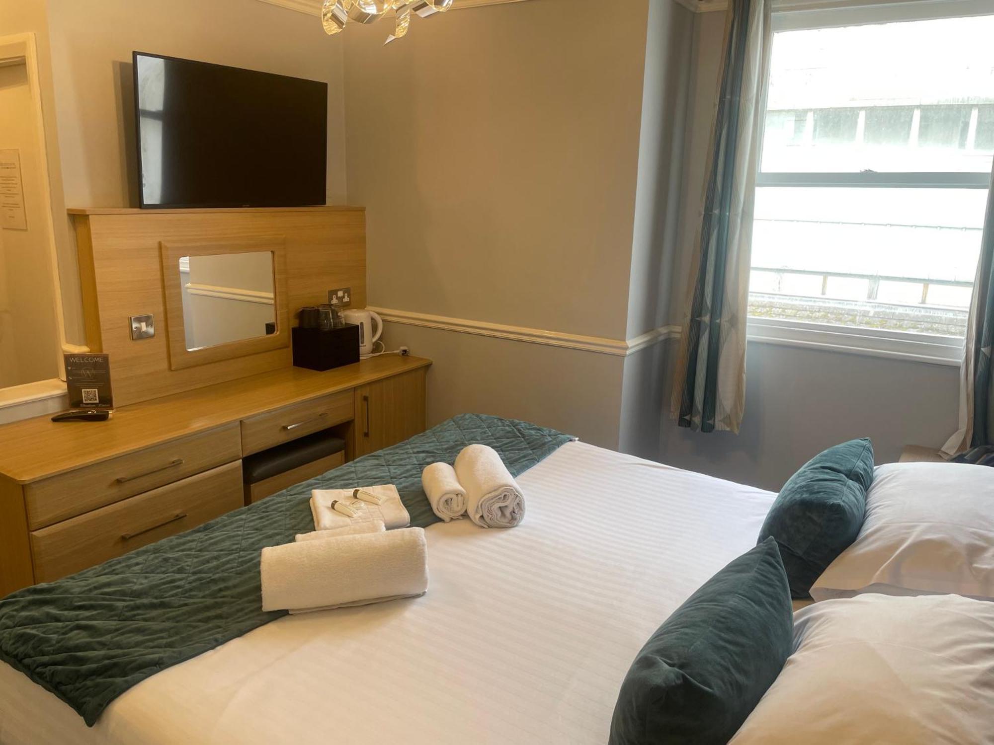 The Wildings Hotel & Tudno'S Restaurant Llandudno Bagian luar foto