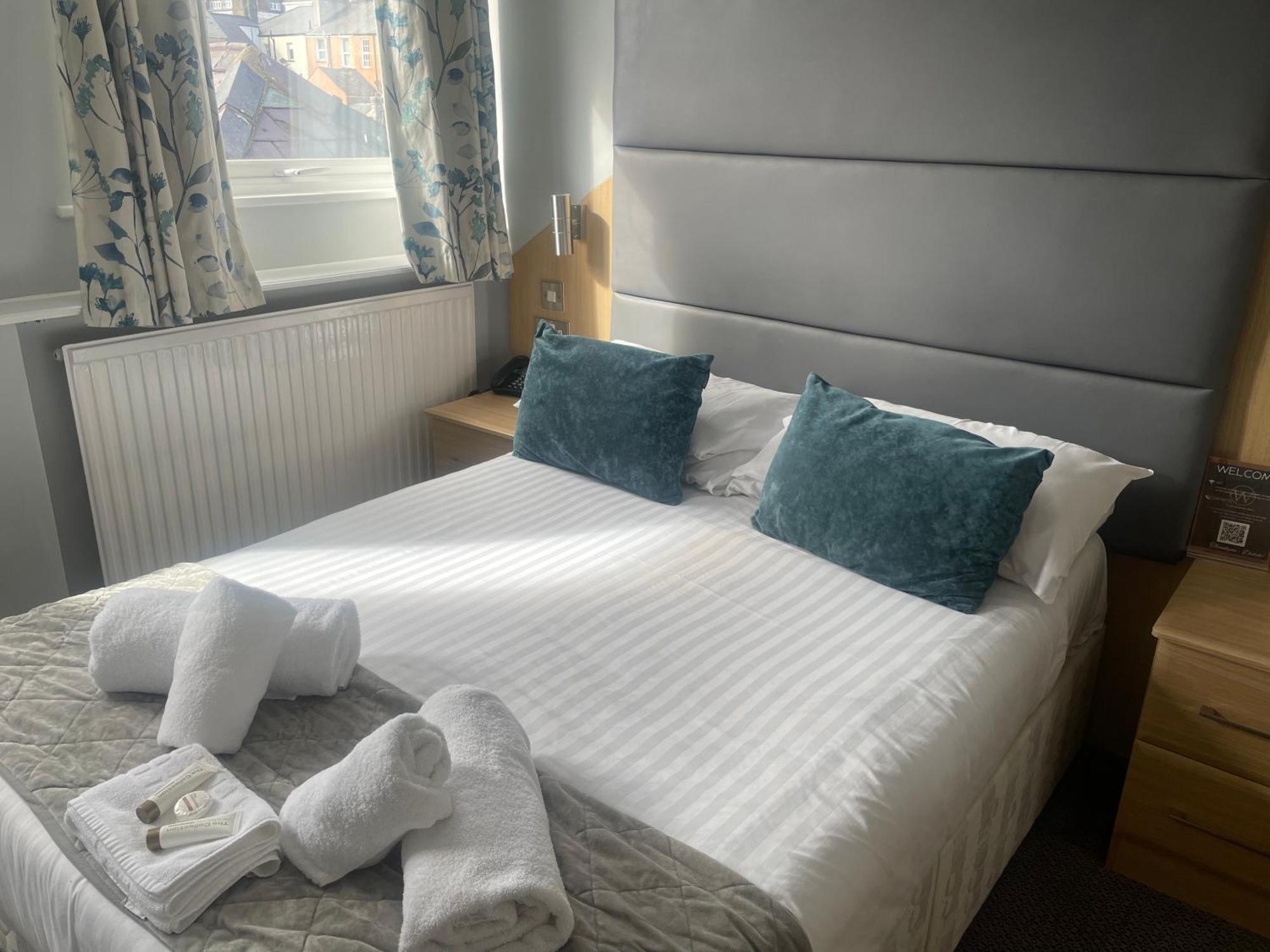 The Wildings Hotel & Tudno'S Restaurant Llandudno Bagian luar foto
