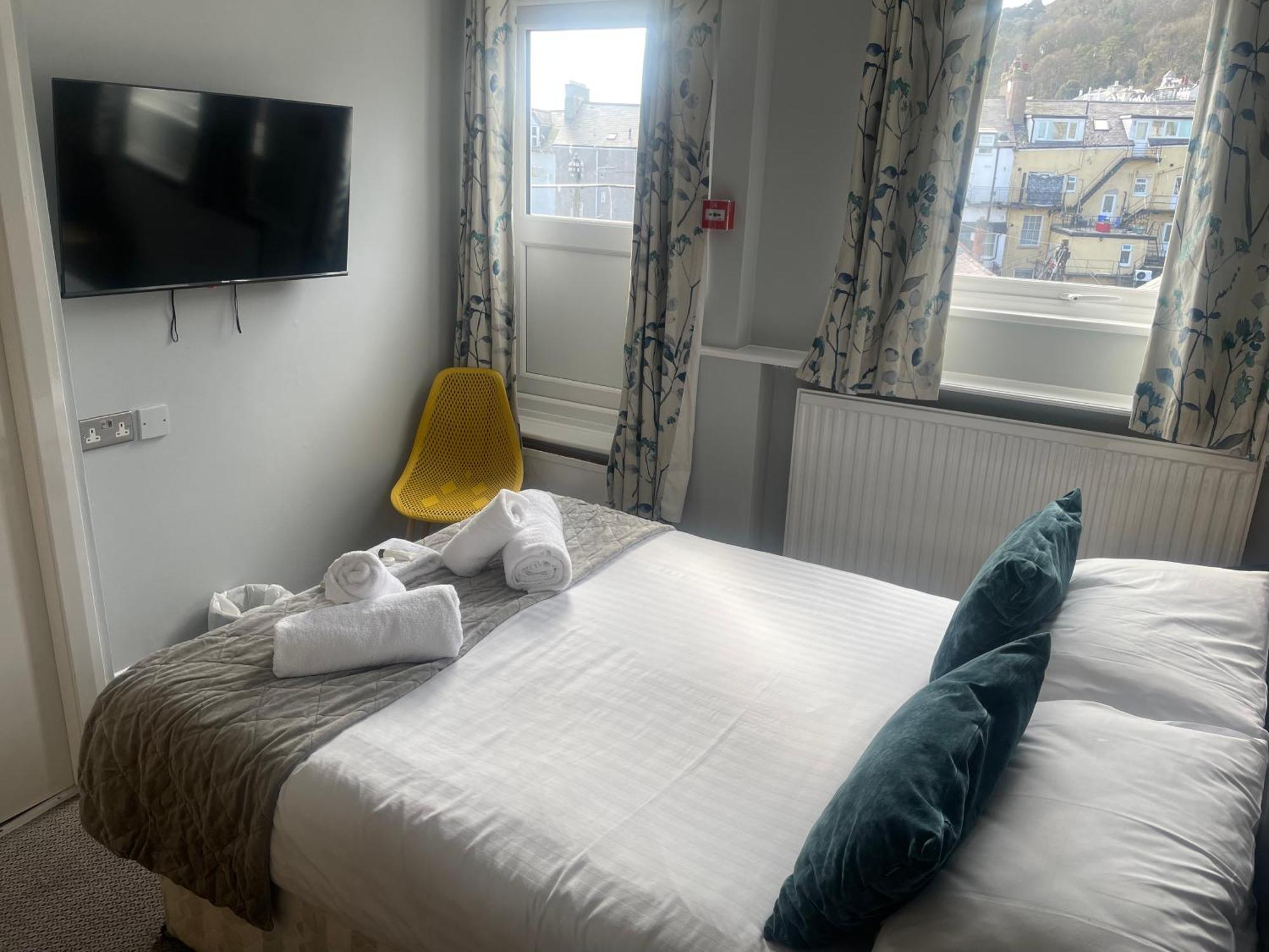The Wildings Hotel & Tudno'S Restaurant Llandudno Bagian luar foto