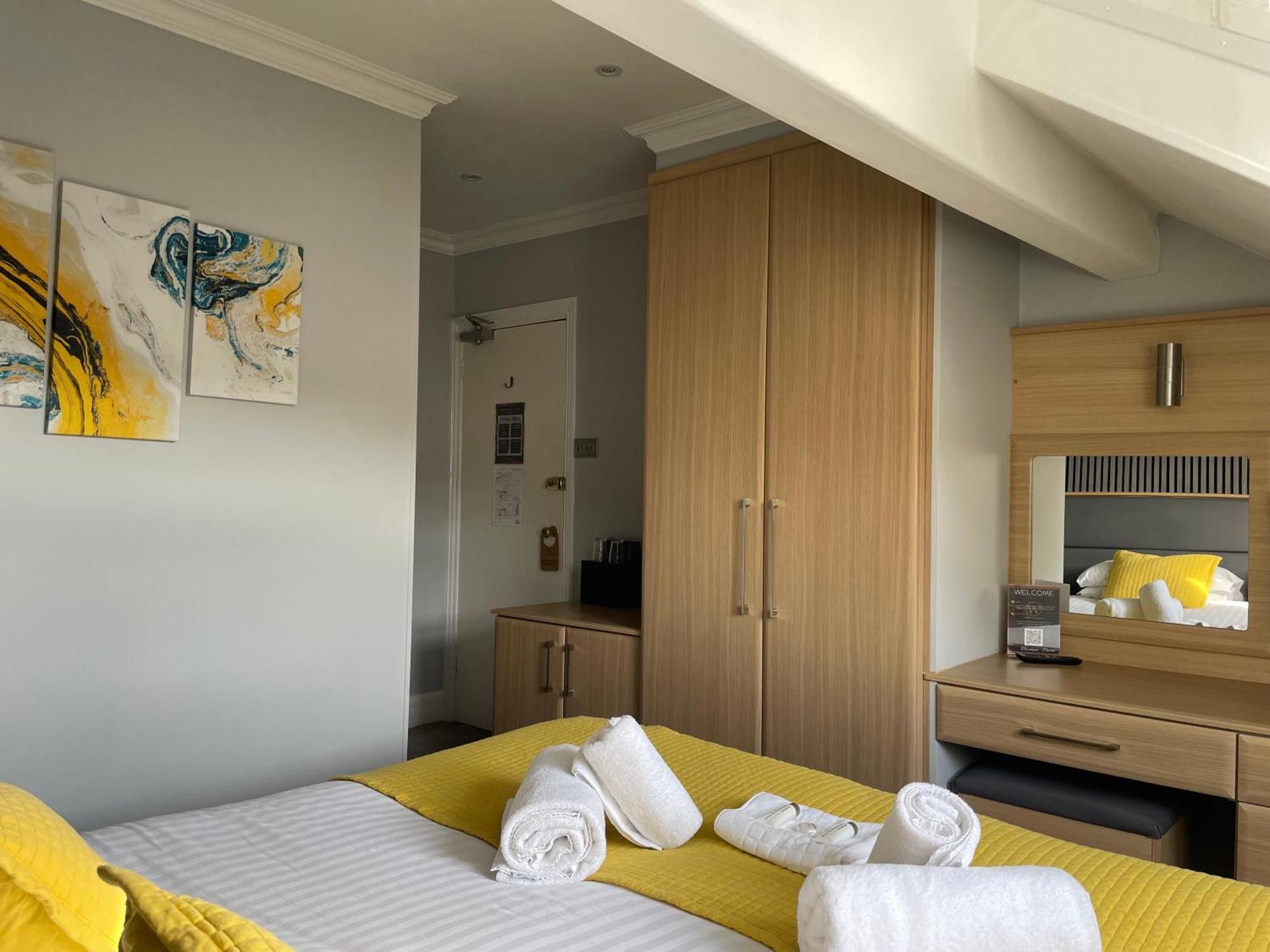 The Wildings Hotel & Tudno'S Restaurant Llandudno Bagian luar foto
