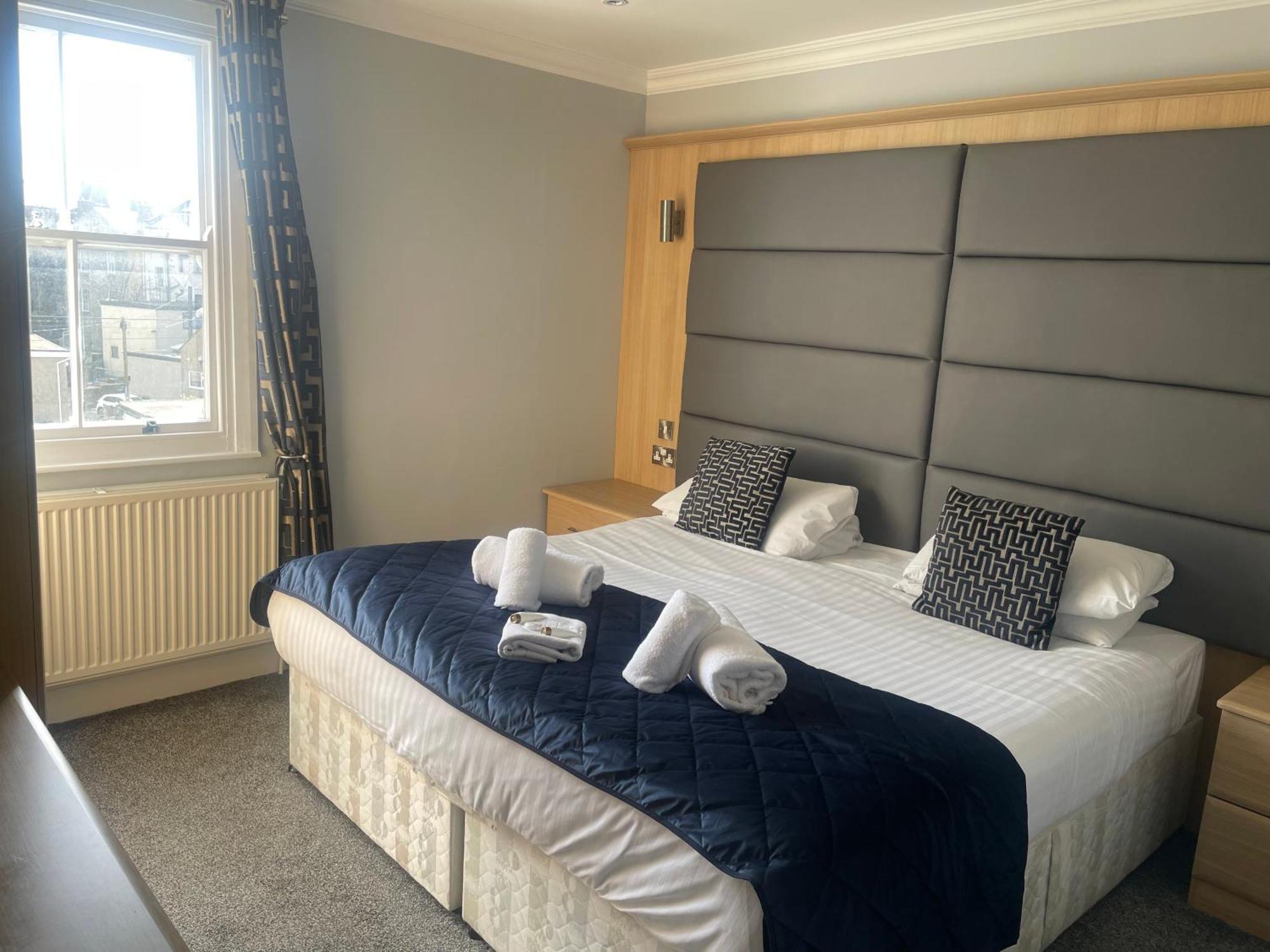 The Wildings Hotel & Tudno'S Restaurant Llandudno Bagian luar foto