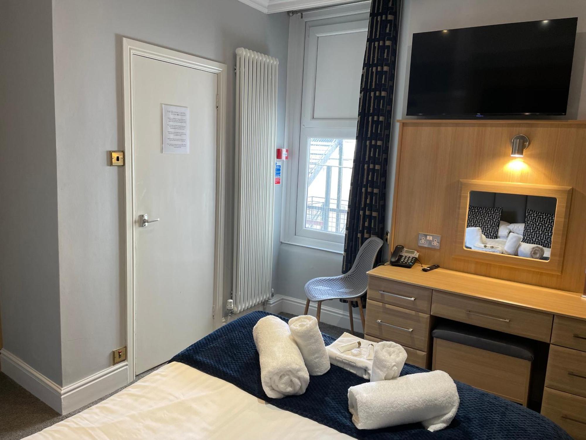 The Wildings Hotel & Tudno'S Restaurant Llandudno Bagian luar foto